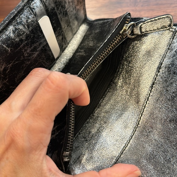 Authentic Dolce & Gabbana wallet - metallic leather with two zipped pockets NWOT - Picture 10 of 14